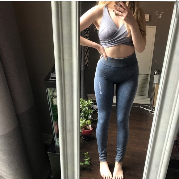 Gymshark Textured Blue Bra - Picture 9 of 9